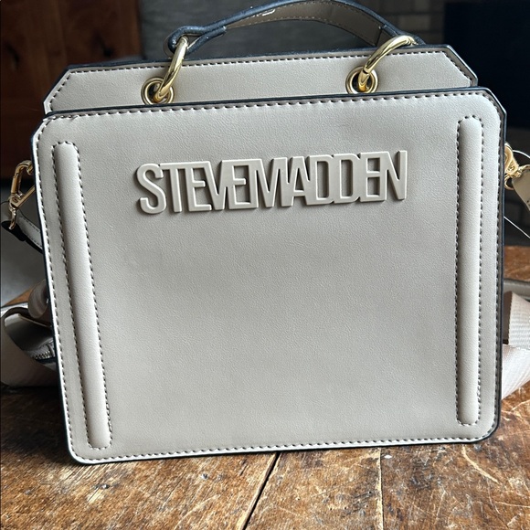 Steve Madden Handbags - Steve Madden light beige Crossbody Bag